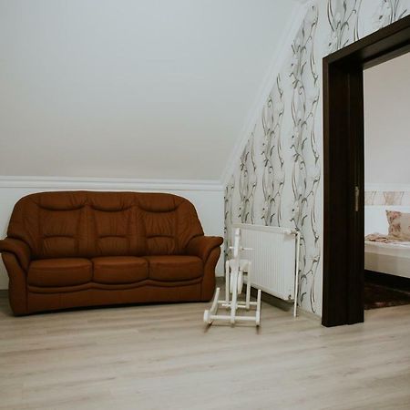 Hotel-Restaurant Milenium Salonta ภายนอก รูปภาพ