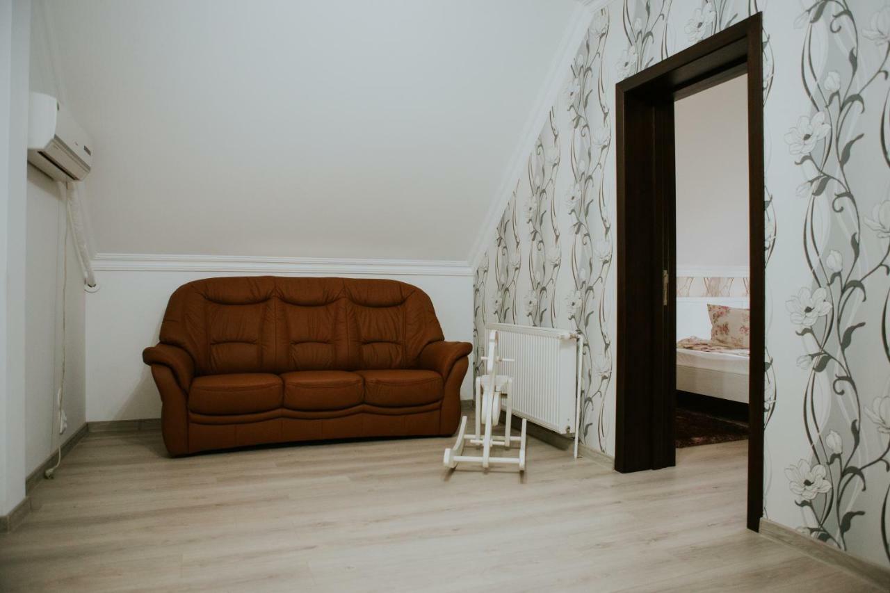 Hotel-Restaurant Milenium Salonta ภายนอก รูปภาพ