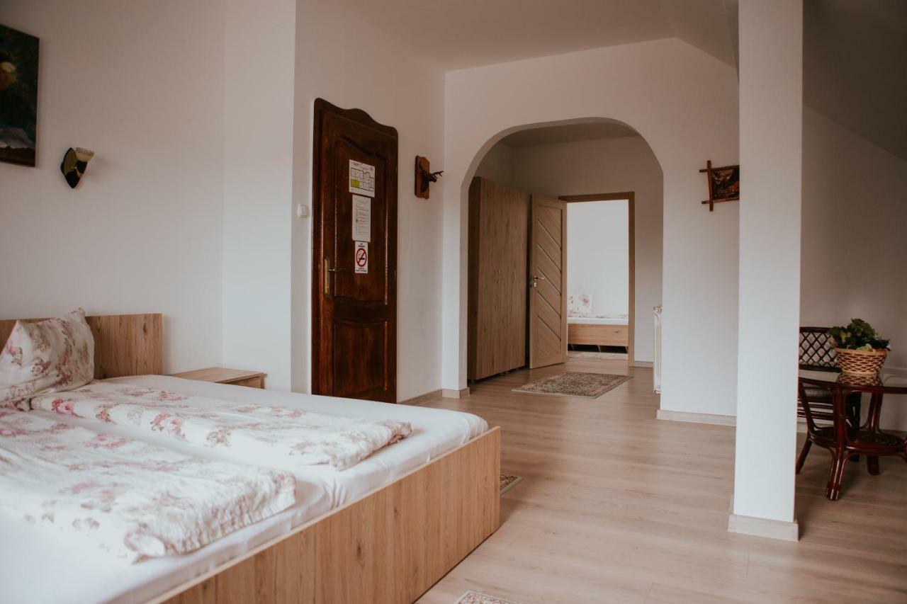 Hotel-Restaurant Milenium Salonta ภายนอก รูปภาพ