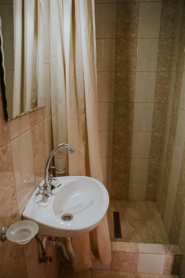 Hotel-Restaurant Milenium Salonta ภายนอก รูปภาพ