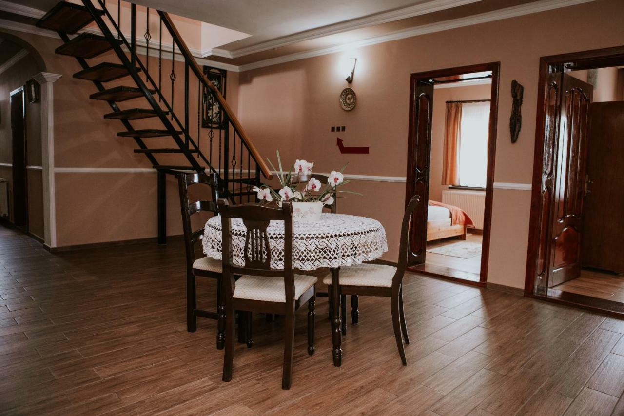 Hotel-Restaurant Milenium Salonta ภายนอก รูปภาพ
