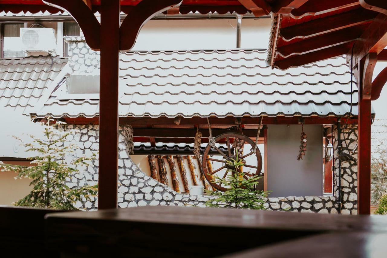 Hotel-Restaurant Milenium Salonta ภายนอก รูปภาพ